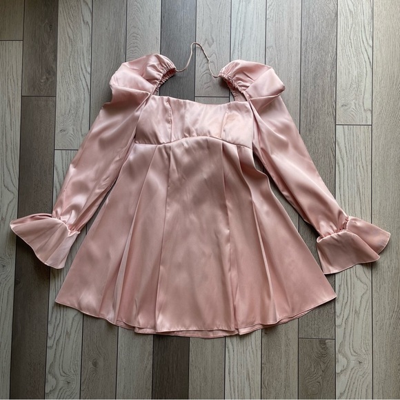 ASOS LUXE Satin baby doll dress with bow in pale pink - Picture 4 of 9